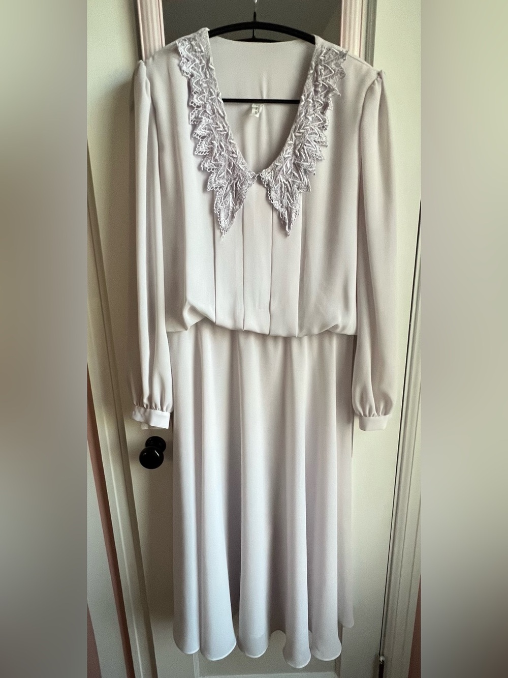 Lace-Collared Long Sleeve Midi Dress in Light Cream